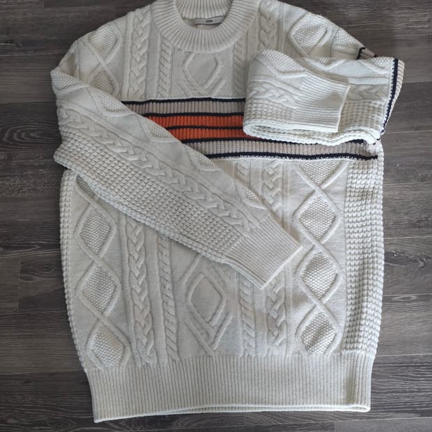 원단좋은 니트입니다