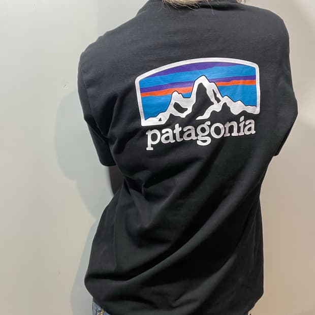 파타고니아 블랙 티셔츠 반팔 로고티