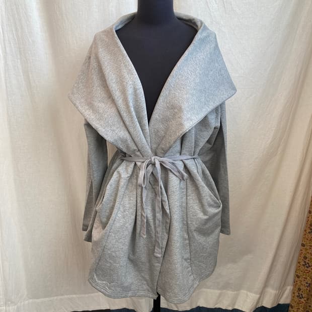 JULIE&LOUIS 그레이 후드 자켓(M-L/미사용품)