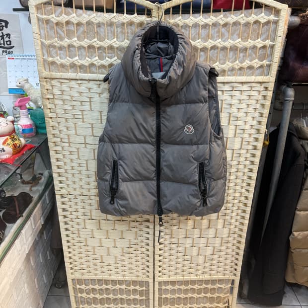 0/44-55 정품 몽클레어 패딩조끼 팝니다