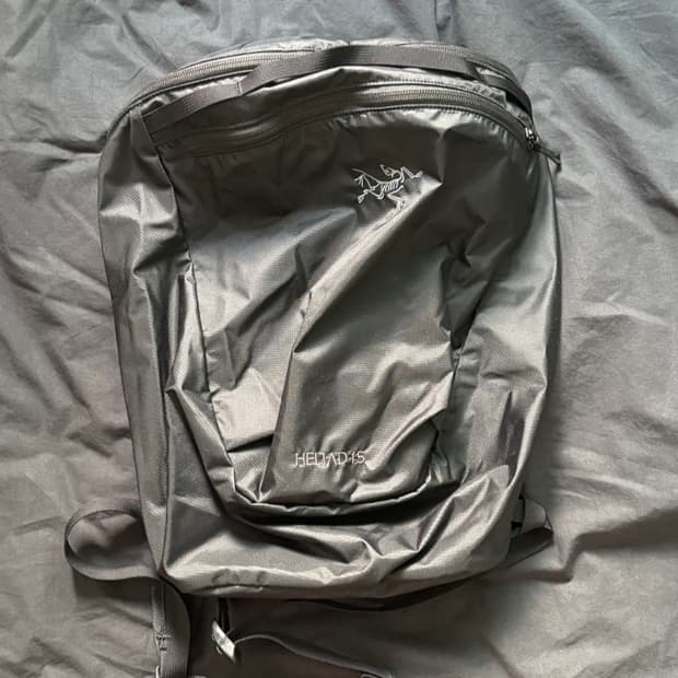 아크테릭스 헬리아드 15 블랙 새제품 더현대구매