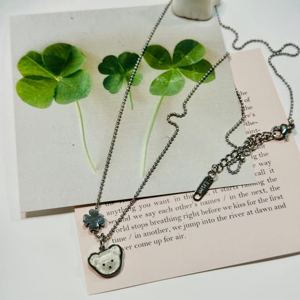 키치 큐티 힙 테디베어 클로버 목걸이🧸🍀🤍