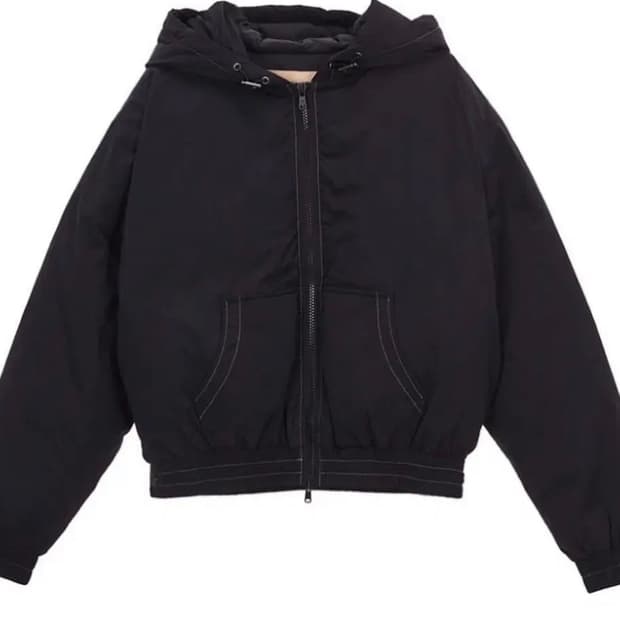 마뗑킴 크롭 후드 다운 패딩자켓 블랙