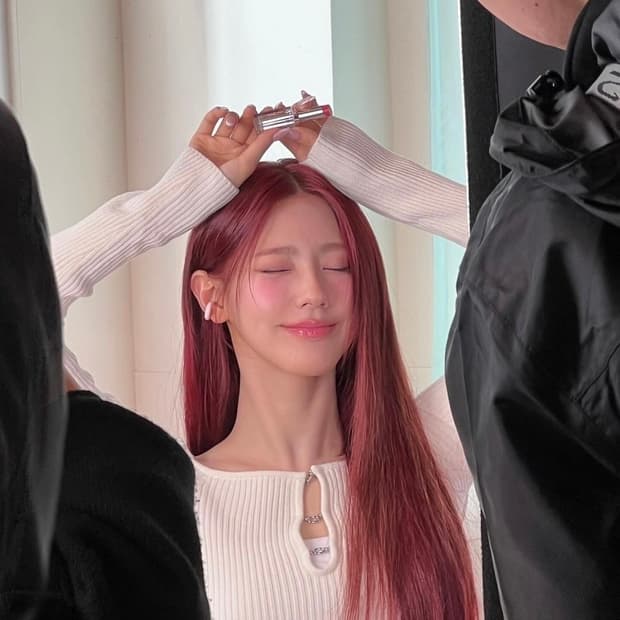 다이애그널 메탈 링 오프숄더 니트 화이트 (미연 착용 제품)