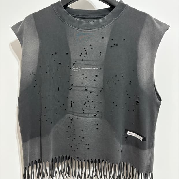 세티스파이 / 모스테크 크롭 프린지 머슬 티셔츠 썬 블리치드 블랙 / 1