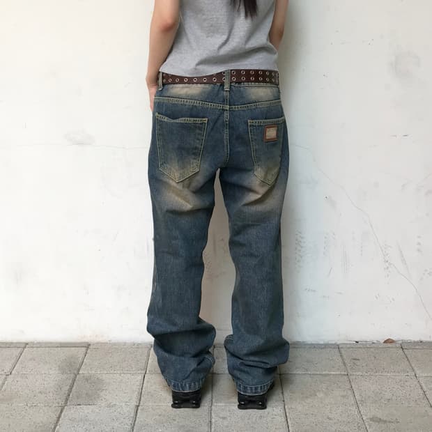 돌체앤가바나 메탈 로고 플레이트 워싱 데님 52