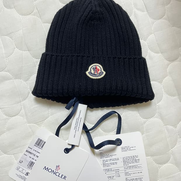 몽클레르 울 비니