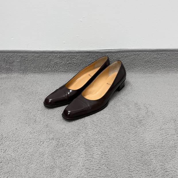 Bally cap toe pumps