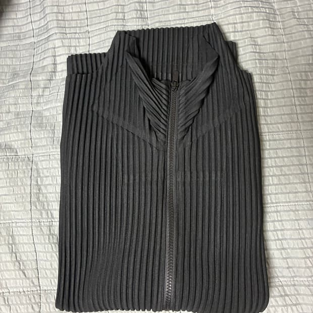 이세이미야케 옴므플리세 집업 4