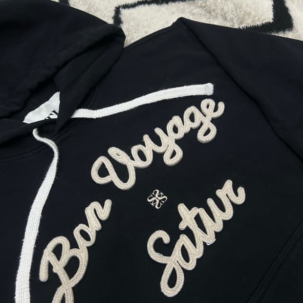 [S]세터 본 보야지 스펠아웃 후드/블랙