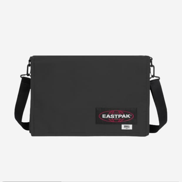 MM6 X Eastpak 크루 XL 숄더백 블랙
