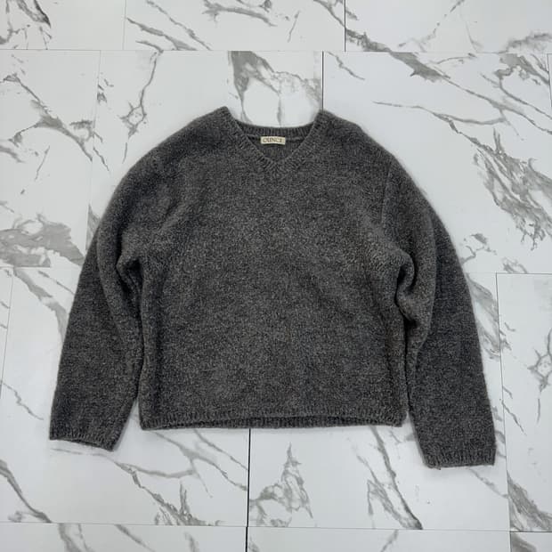 온스 ounce 브이넥 니트