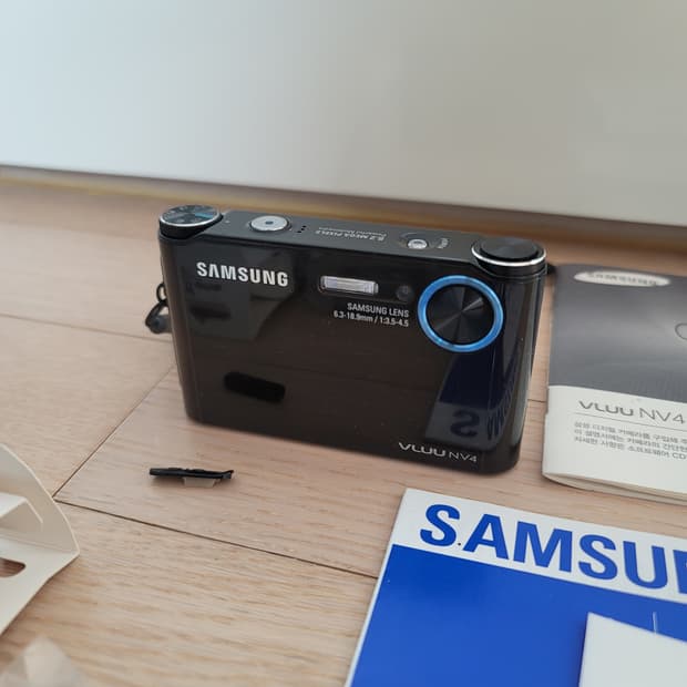 삼성 vluu nv4 디카 소형 레트로 y2k 감성 디지털 카메라 