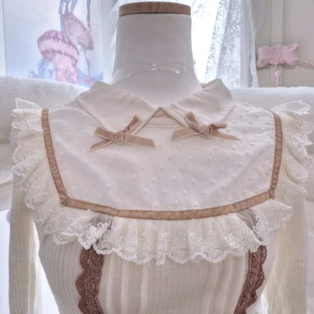 리즈리사 데드스탁 라떼갸루 벨벳 리본 프릴 도트 블라우스