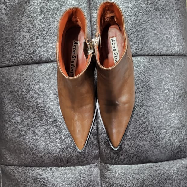 아크네 스튜디오 앵글부츠