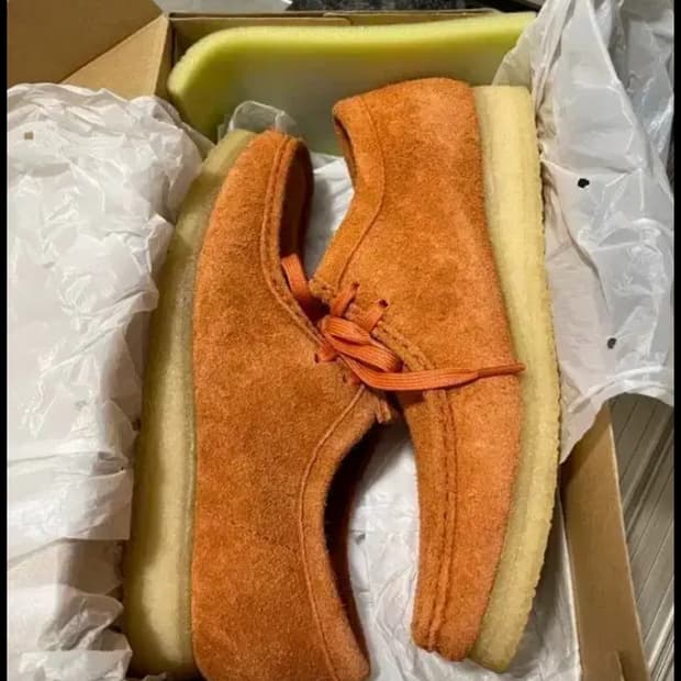 클락스 번트 오렌지 265