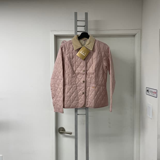 바버 퀄팅 핑크 자켓 새상품 34(W)