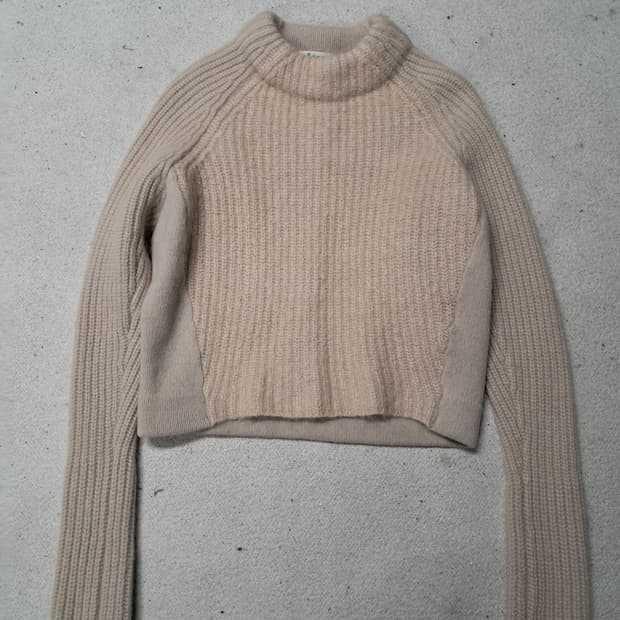 아크네스튜디오 모헤어 울니트