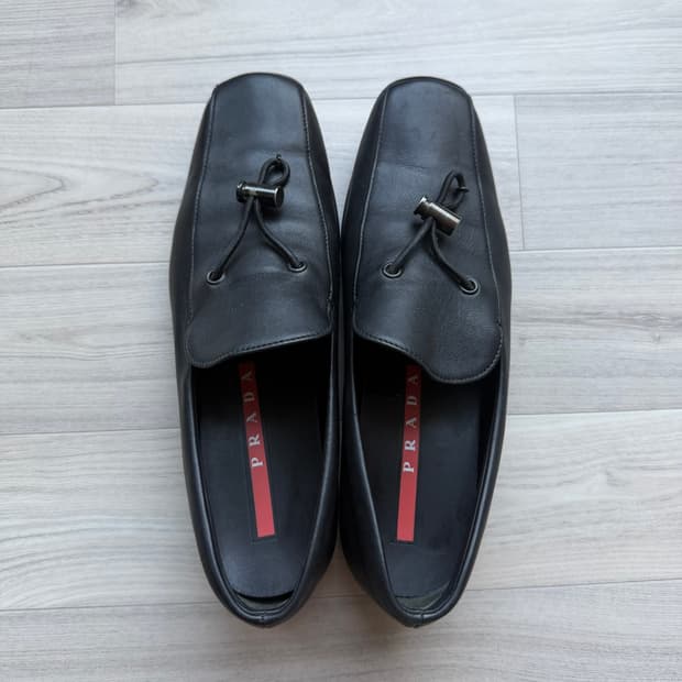 (240) 프라다 토글 로퍼