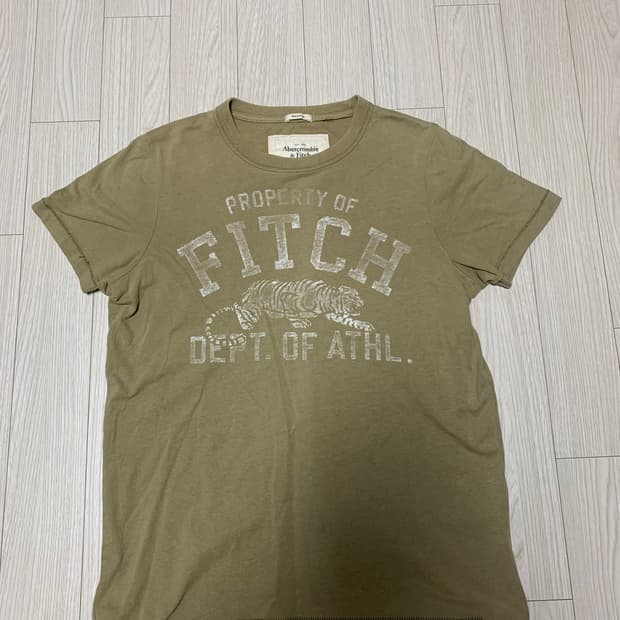 아베크롬비 반팔티 카키색