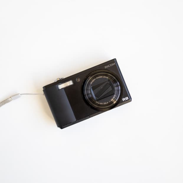 Ricoh Caplio R8 / 빈티지 디지털 카메라