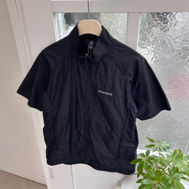 Mont-bell light shell windbreaker
