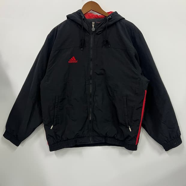 아디다스 블랙&레드 바람막이