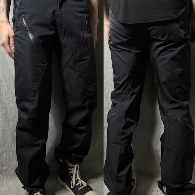 ATTACHMENT Nylon Tech Zip Pants  