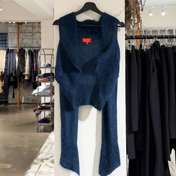 비비안 웨스트우드 블루 헤어리 슬릿 크롭 가디건