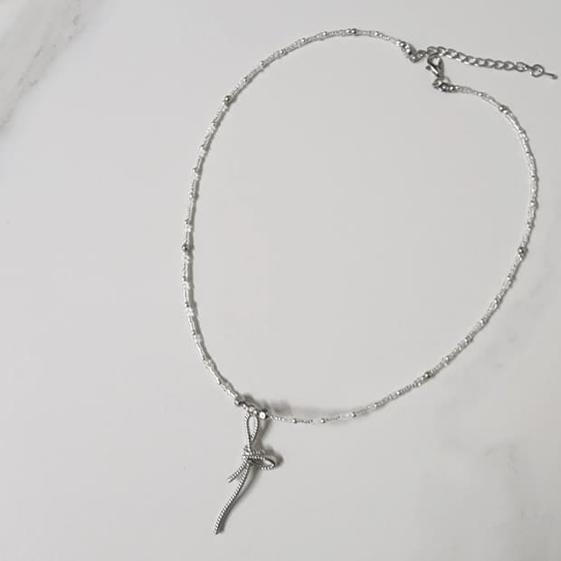 실버화이트 꼬임 펜던트 목걸이