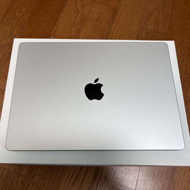 맥북프로 m3pro 14인치 18gb/512gb SSD 실버