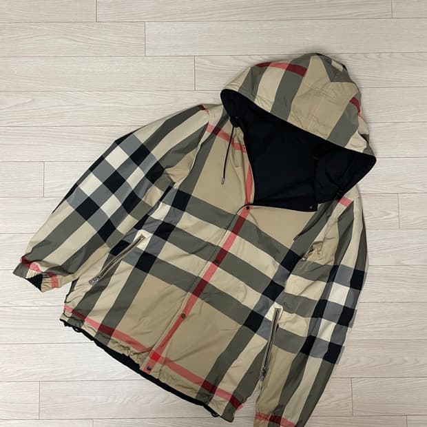 [ M ] 24년식 버버리 리버시블 체크 바람막이 자켓 새상품급