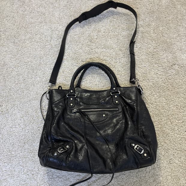 발렌시아가 모터백 벨로백