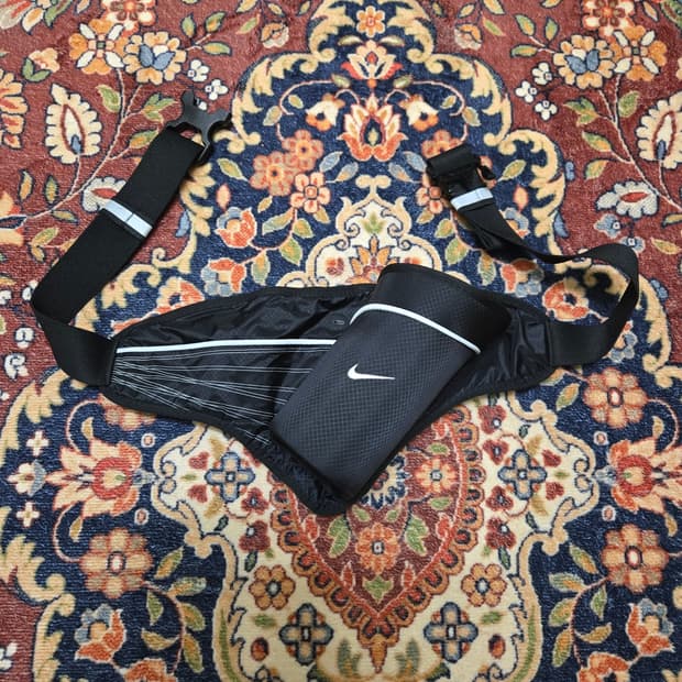  [NIKE] 나이키 하이드레이션 러닝 벨트 (물병 수납 힙색)