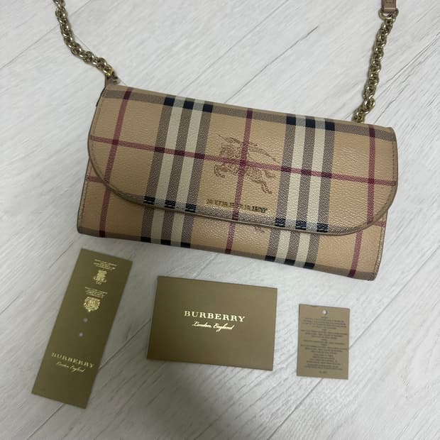 버버리 크로스 백 장지갑(베이지)