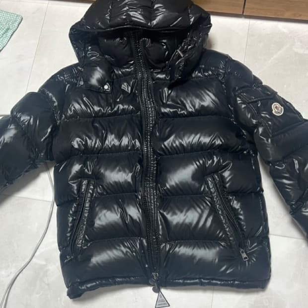 몽클레어 마야 25fw 패딩 새상품 팝니다