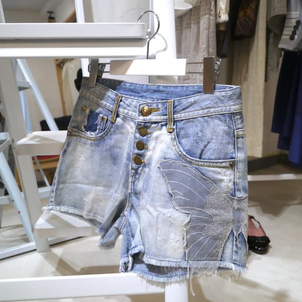 [COOLA] butterfly patch short denim