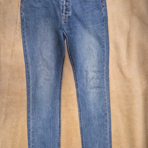 아페쎄(A.P.C.)의 쁘띠 스탠다드 진 29 판매합니다 
단시간 착용하