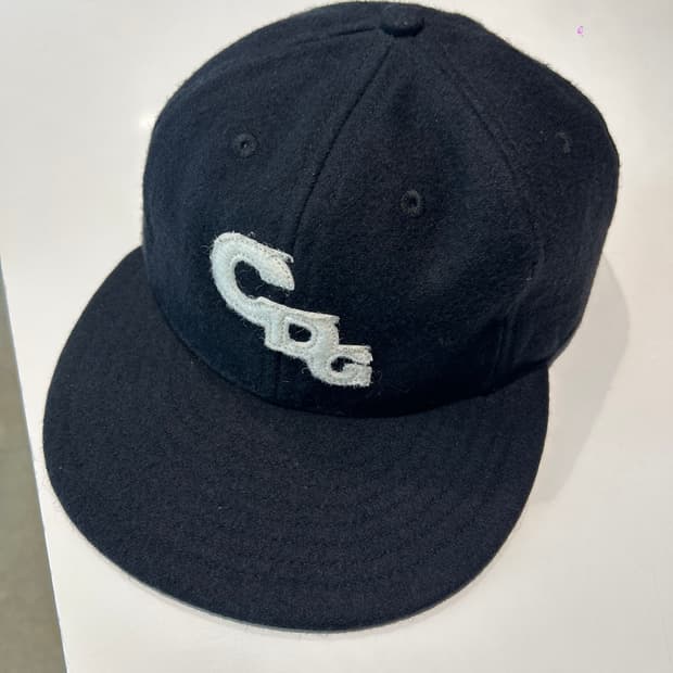 Cdg 이벳필드 캡