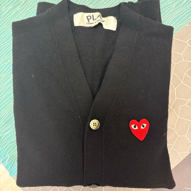 꼼데가르송 가디건 판매해요