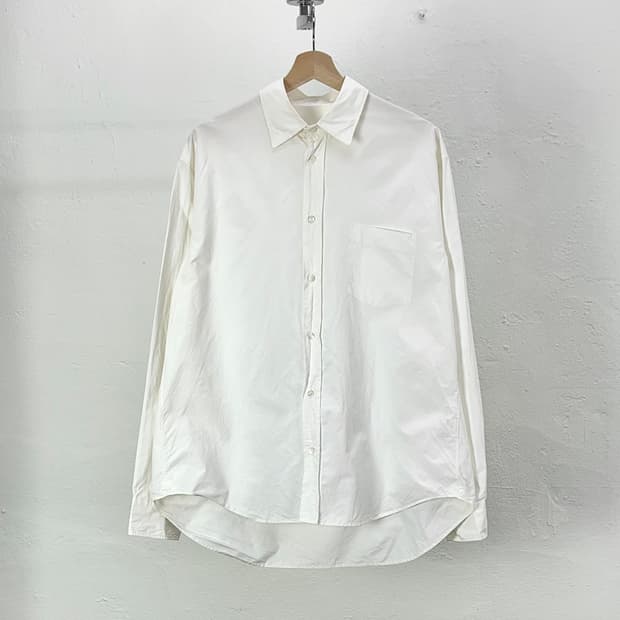 질샌더 화이트 체스트 포켓 셔링 코튼 셔츠