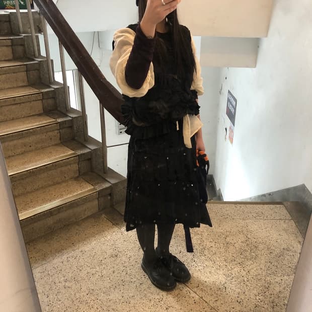 언노운블루 언발란스 퍼 미디스커트