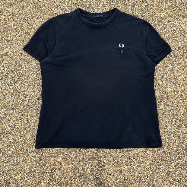 프레디페리(Fred perry)블랙 원포켓 반팔티