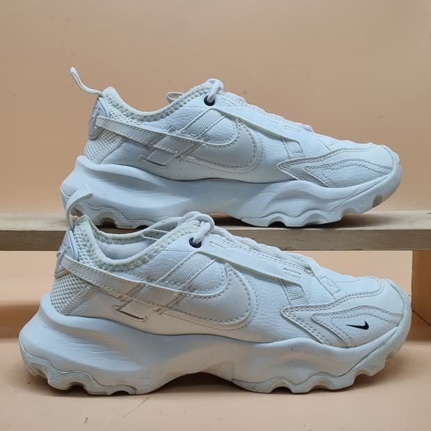 나이키 tc7900 운동화225