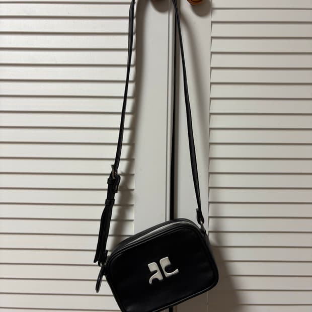 꾸레쥬 카메라백 