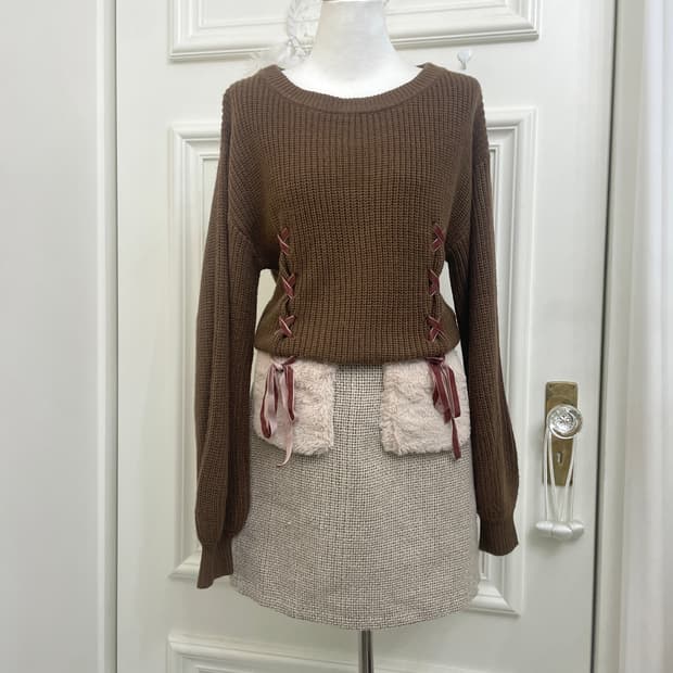 brown waffle under velvet lace-up sweate