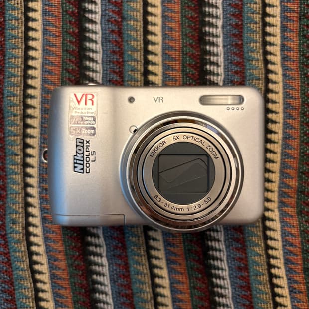 니콘 쿨픽스 COOLPIX L5