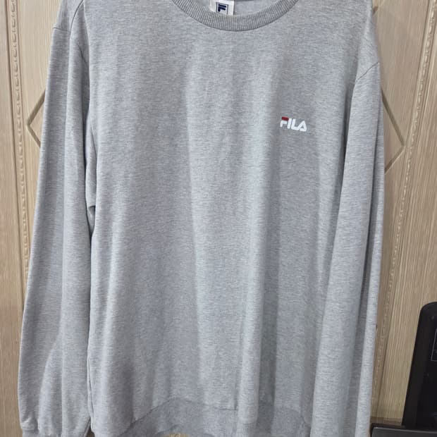 휠라 긴팔맨투맨