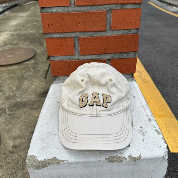 vintage gap cap