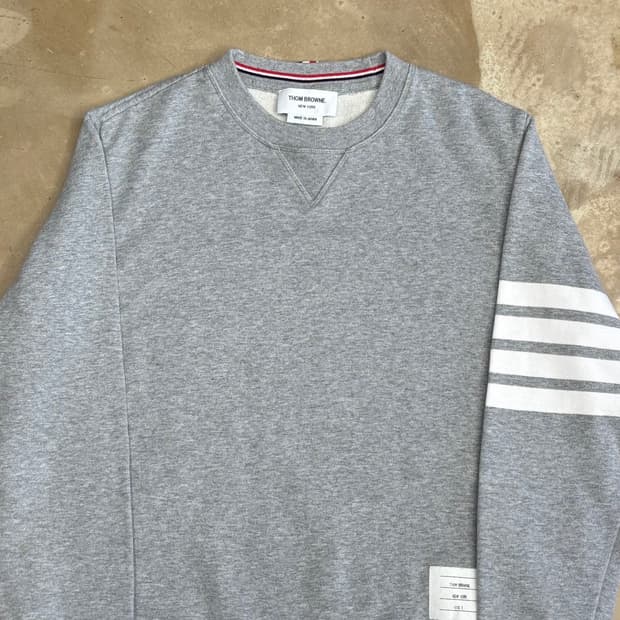 2 톰브라운 코튼 그레이 맨투맨